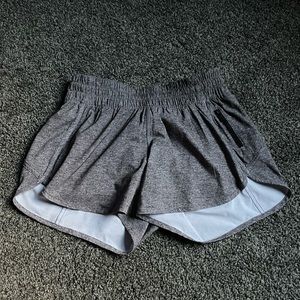 NWOT Lululemon Hotty Hot 4” Shorts